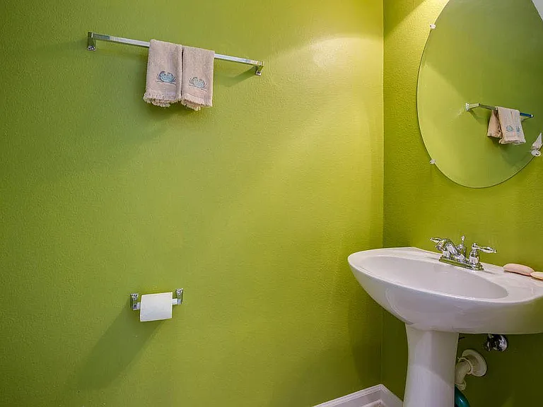 632 Crystal Way — Photo 23