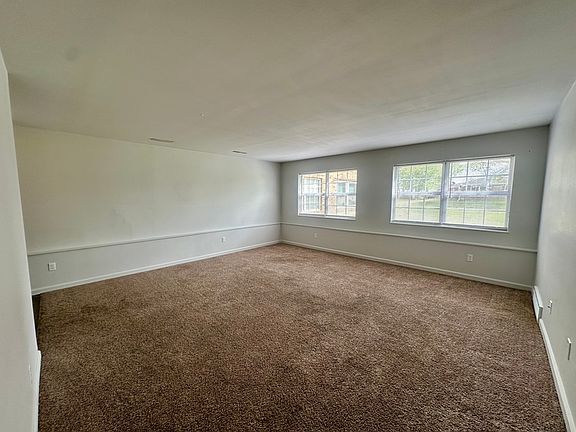 2nd image of 1440 Meadowview Dr APT 1