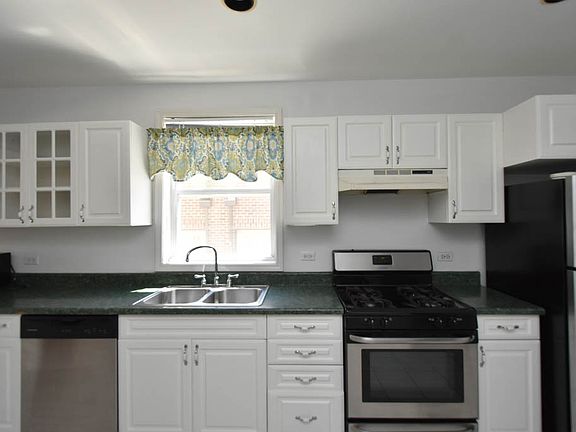 4th image of 2614 N Marshfield Ave Unit 1