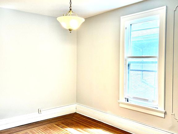 2nd image of 400 Linwood Ave APT 4