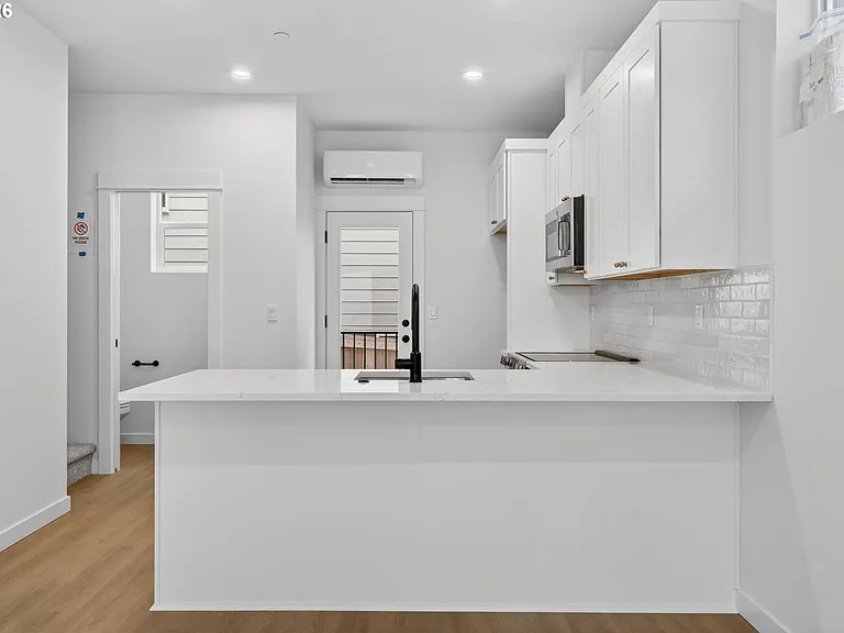 4063 SW McKinley St — Photo 7