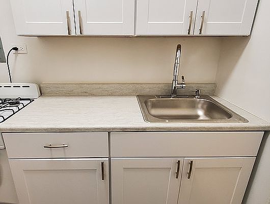 2nd image of 350 E 87th St APT A2