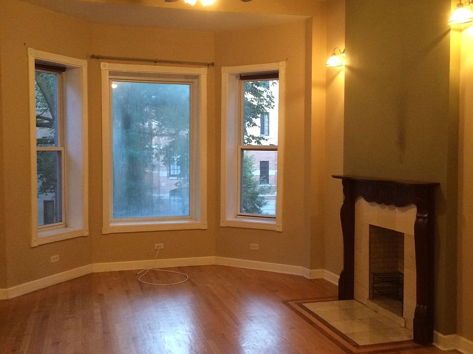 1st image of 3550 N Wilton Ave #2