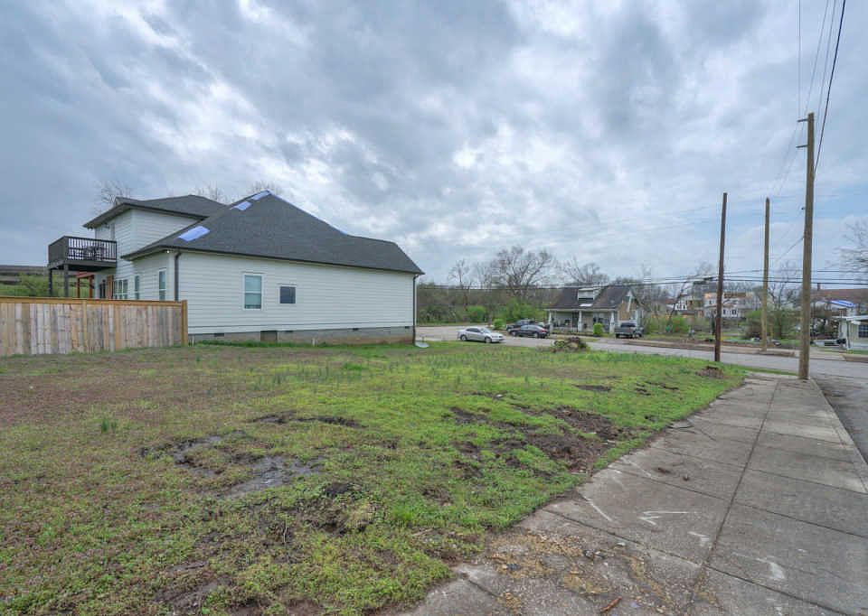 2nd image of 1410 16th Ave N