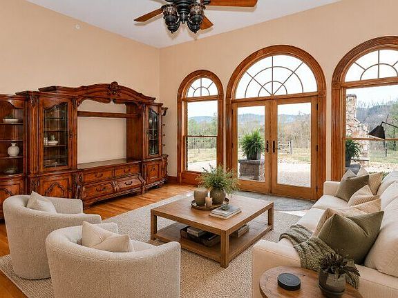 2nd image of 139 Harris Ln