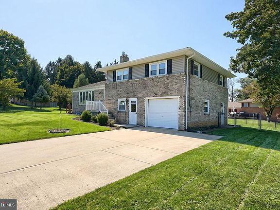 2nd image of 718 Stoverstown Rd