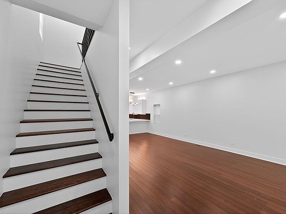 2nd image of 148 W 59th St