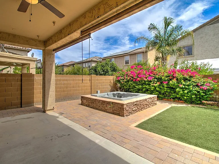 2143 W Marconi Ave — Photo 54