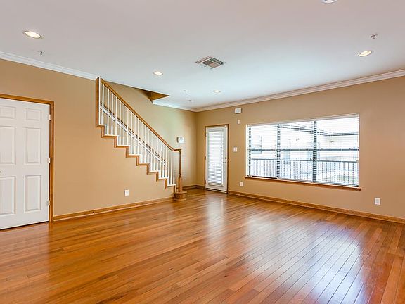 4th image of 17 Waugh Dr Unit 203