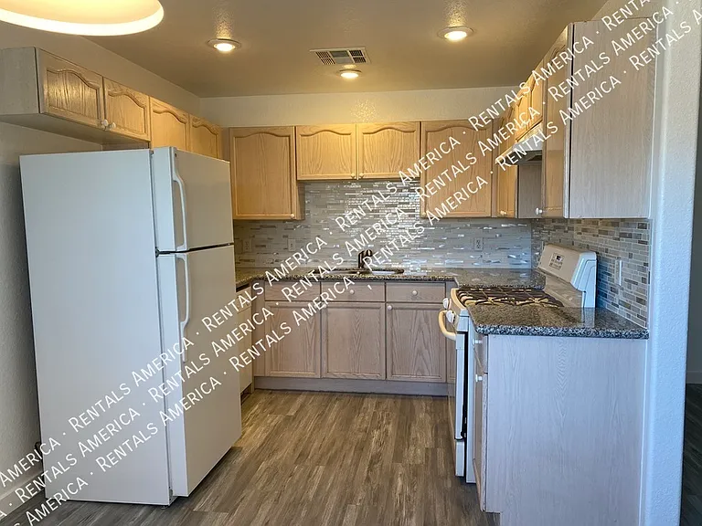 401 Amber Pine St #208 — Photo 1