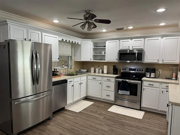 2811 Poinciana Ct — Photo 5
