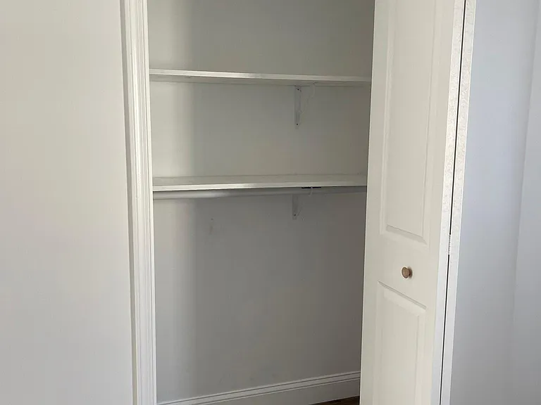 110 Beloit Ave #D — Photo 6