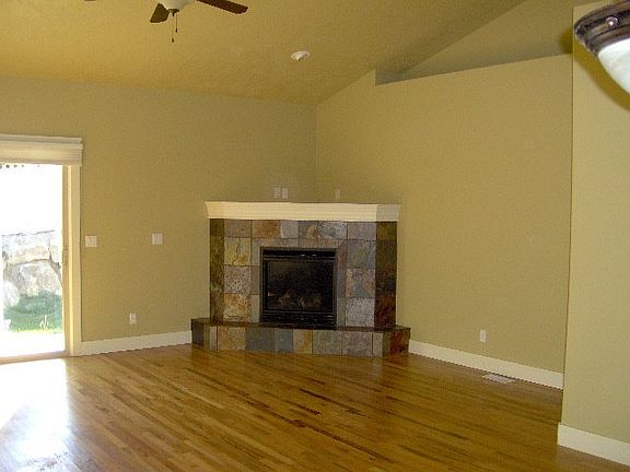 4th image of 2560 W White Tail Ct