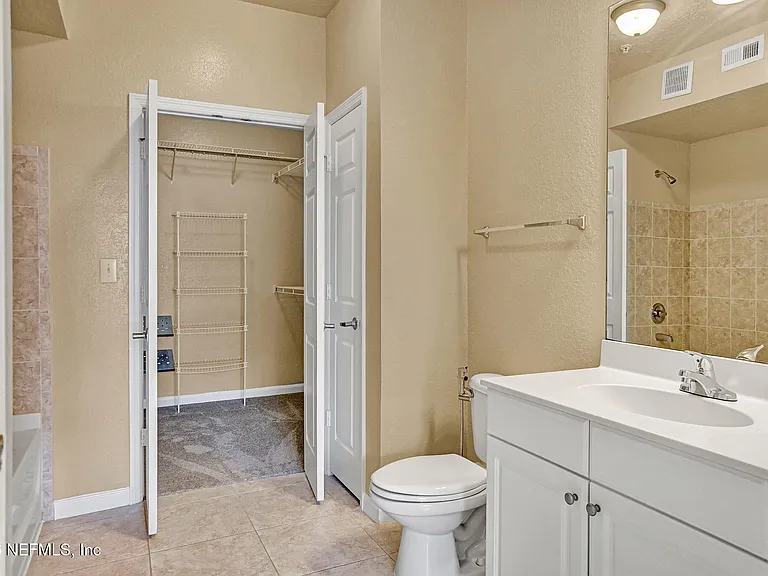 8539 Gate Pkwy #9330 — Photo 17