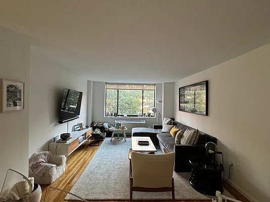 Rented by AZ REALTY NYC LLC | media 1