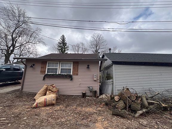 3rd image of 1523 Tipton St