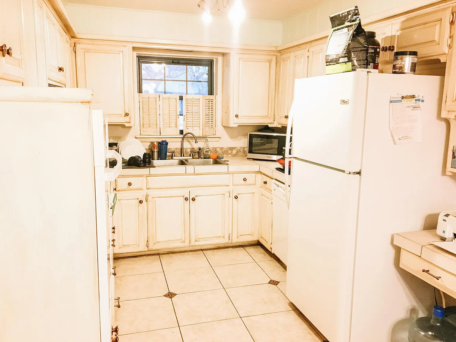 4 bed, 2700 sqft, $3,500 — Photo 3
