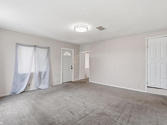 5th image of 903 S 2nd Ave