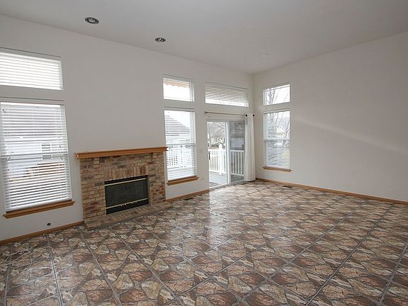 3rd image of 21013 W Torrey Pines Ct