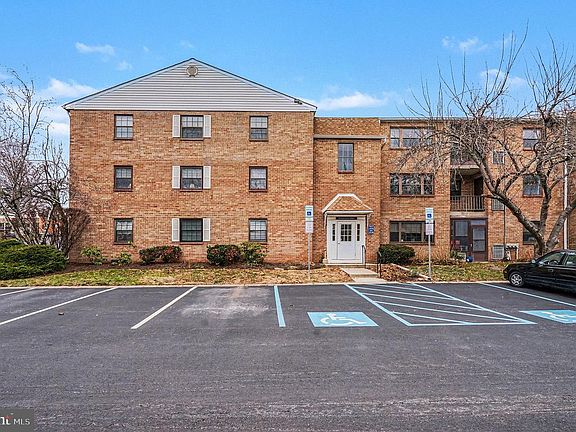 5th image of 177 Woodstream Dr