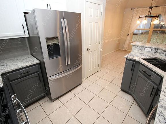 4th image of 8412 E Lansing Ave