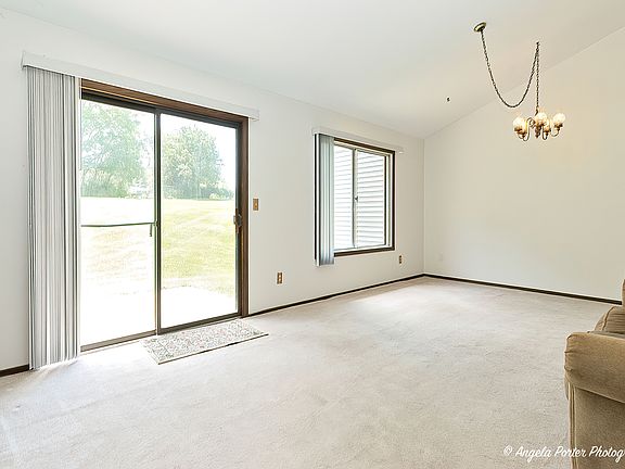4th image of 600 Devonshire Ct APT A