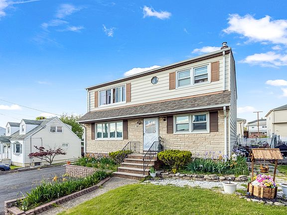 2nd image of 92 Cedarhurst Ave #1