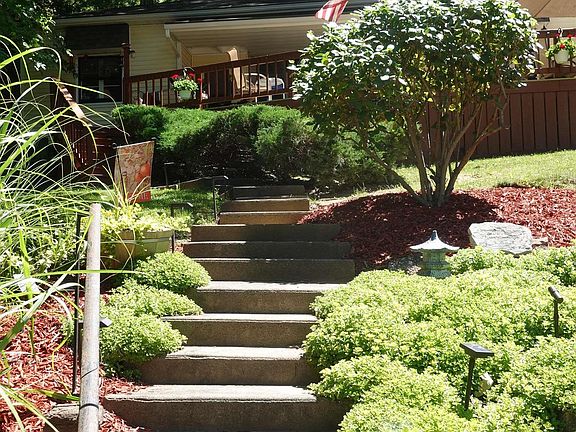 3rd image of 991 Breezy Bluff Dr