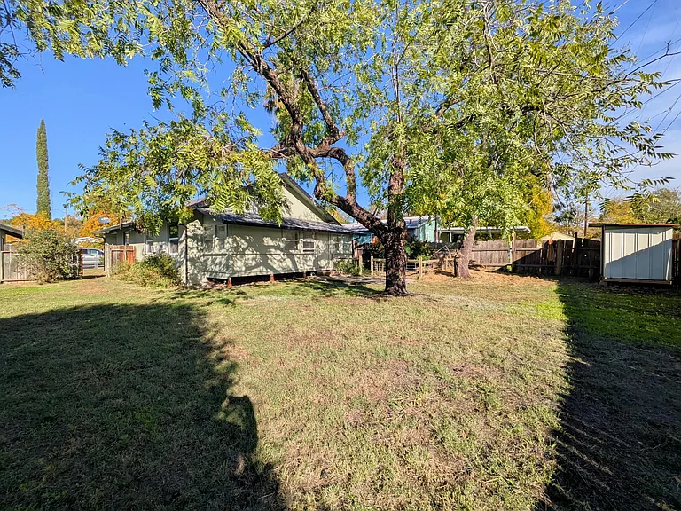 2165 A St — Photo 18