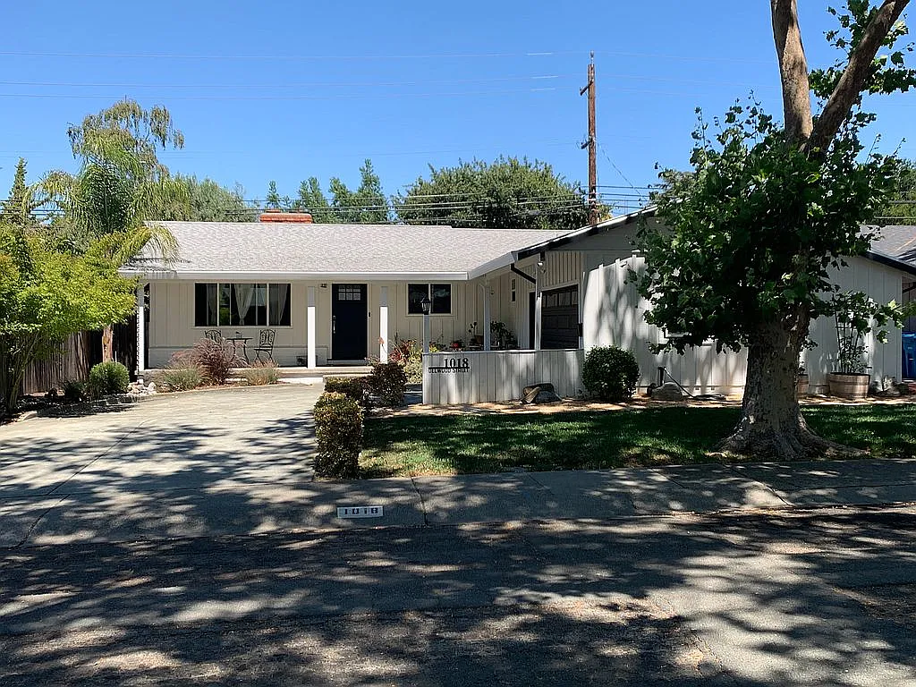 1018 Delwood St photo 1