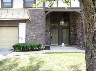 10243 Cedarbrooke Ln, Kansas City, MO 64131
