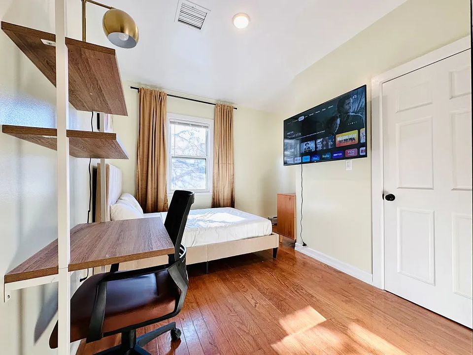 1st image of 25-15 39th Ave #2