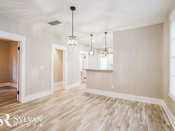 003-photo-dining-room-9867937_12162021