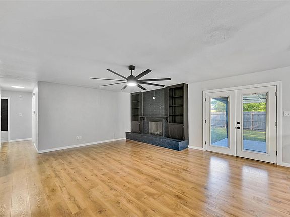 5th image of 2909 NE Lakeview Cir
