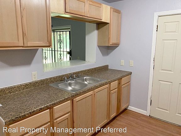 3rd image of 10133 Rockaway Dr