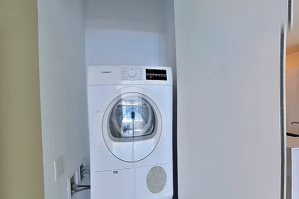 Rented by Greystar | media 27