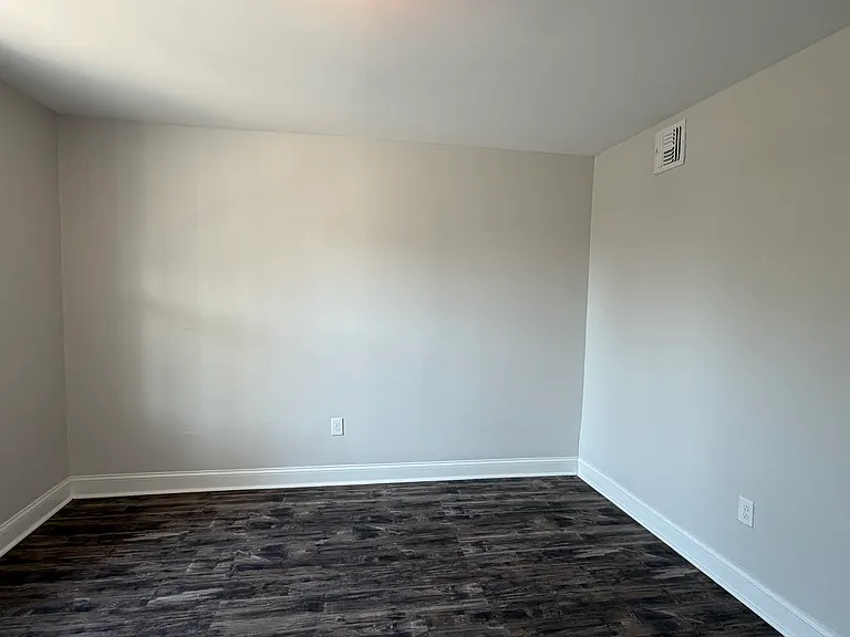 469 Alden St #1 — Photo 6