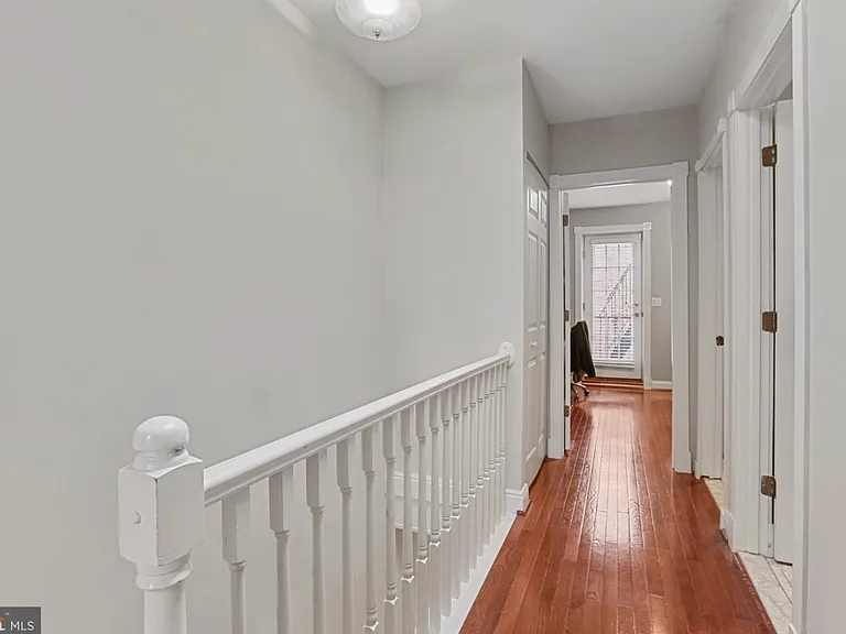 675 E Clement St — Photo 21
