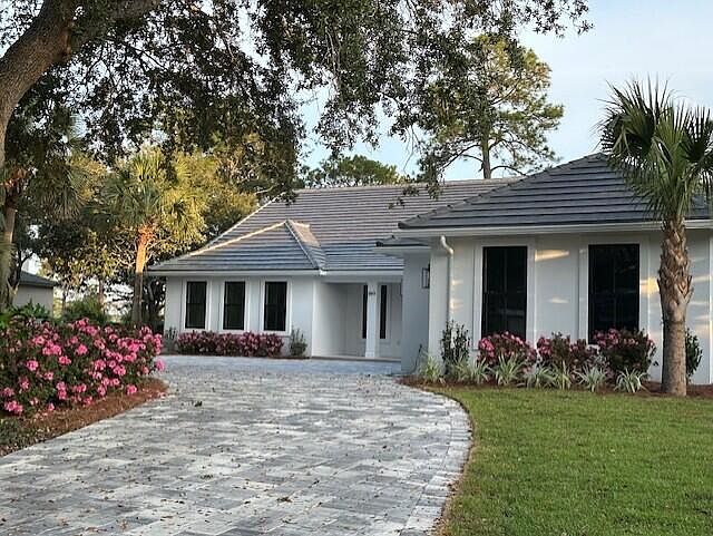 2nd image of 1149 Troon Dr