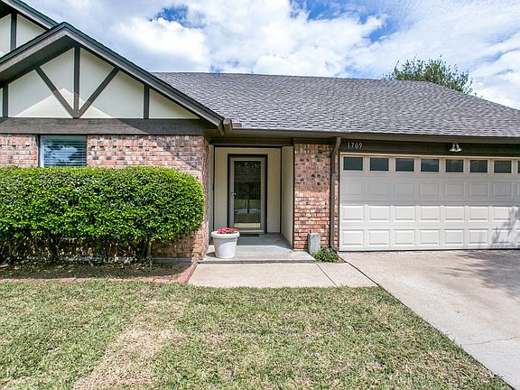 2nd image of 1709 Martinique Ct
