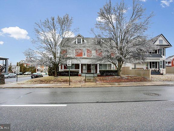 2nd image of 425 Lincoln Way W