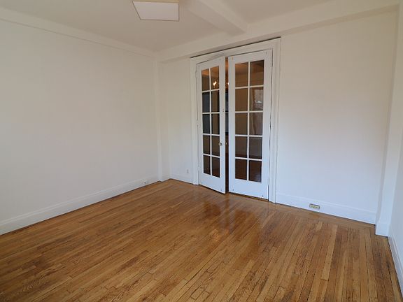 5th image of 325 W 77th St #7BB