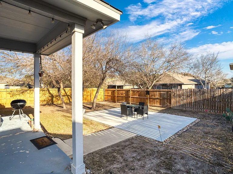 11720 Basil Grass — Photo 17