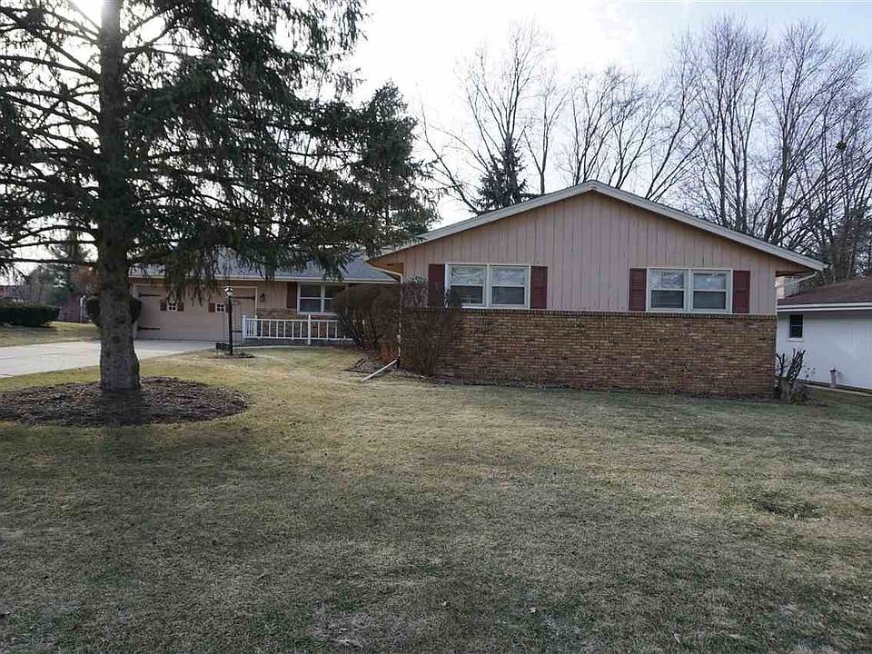 1st image of 1940 Honeysuckle Dr