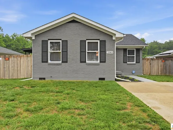 2583 Vonoa Dr, Radcliff, KY 40160