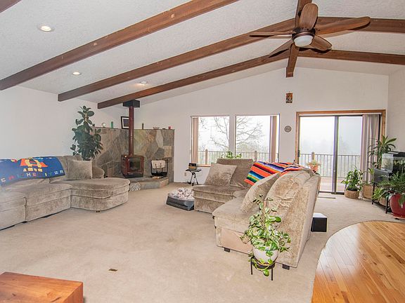 4th image of 711 Cienaga Ln