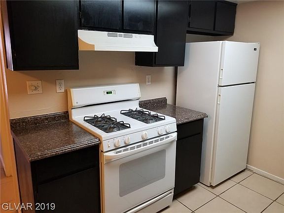 4th image of 429 N Lamb Blvd