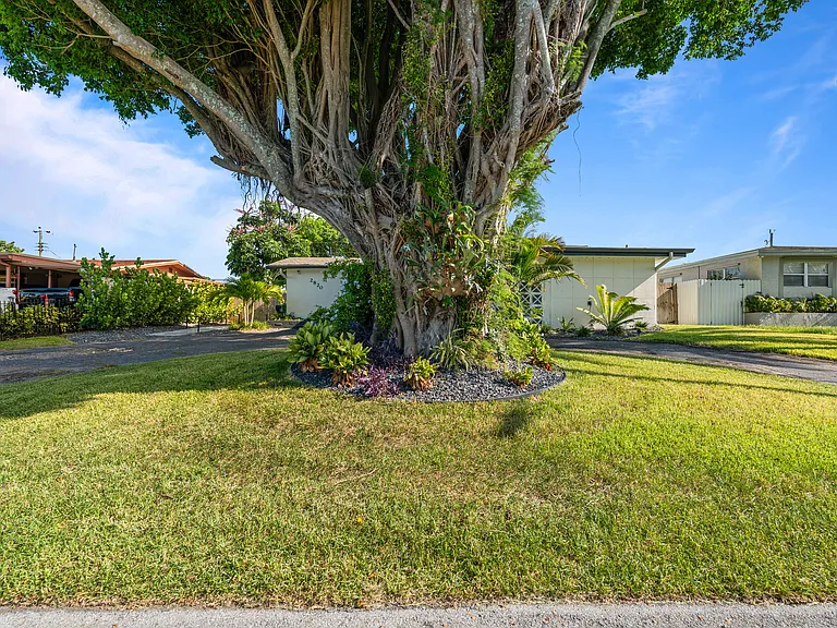 2820 SW 4th St — Photo 33