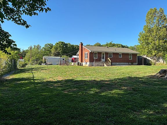 2nd image of 1298 Sunburst Rd
