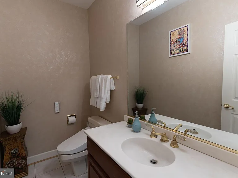 10117 Meyer Point Ter — Photo 12